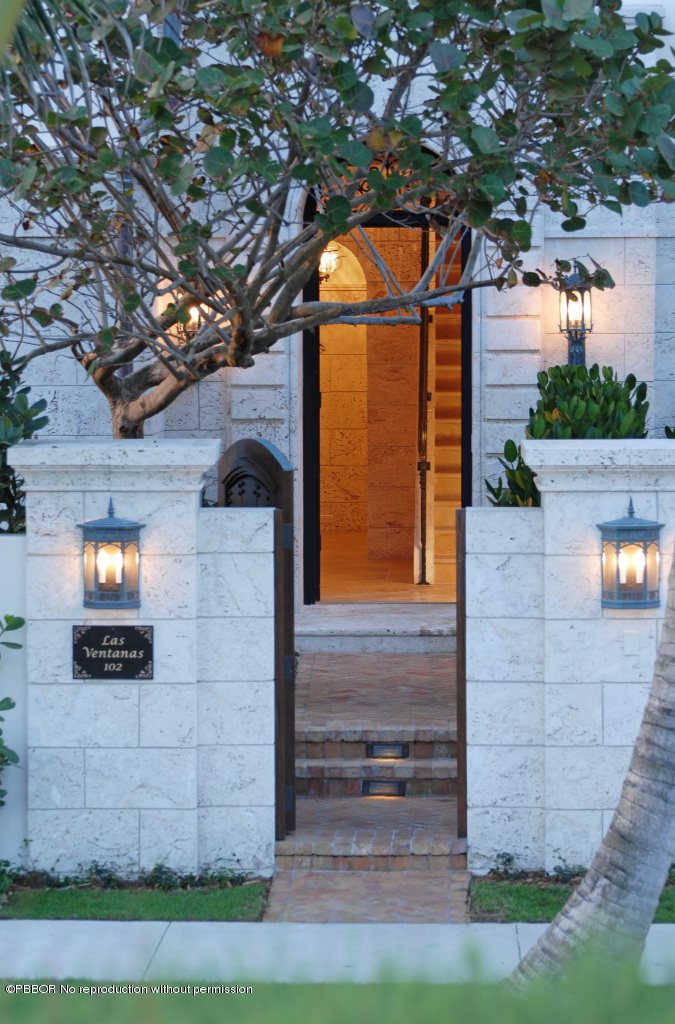 102 Gulfstream Road, Unit 102 Palm Beach, FL 33480 - Photo 2 of 11 Front door