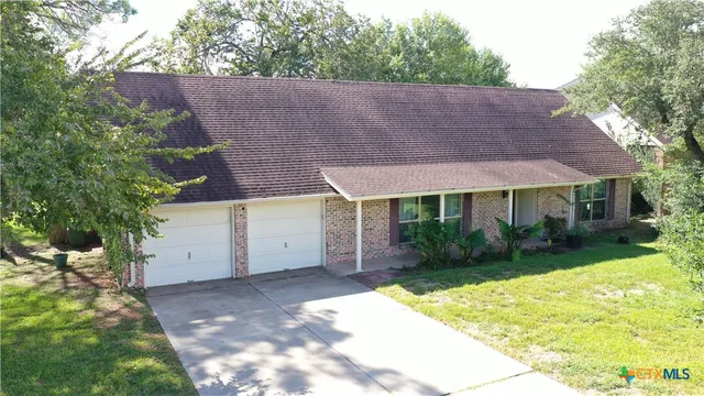 front view of house with a yard