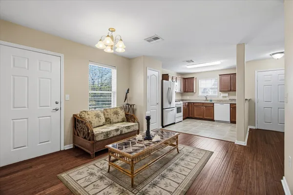 $2,500 | 1618 Bayou Shore Drive, Galveston, TX 77551