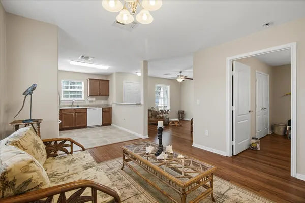 $2,500 | 1618 Bayou Shore Drive, Galveston, TX 77551