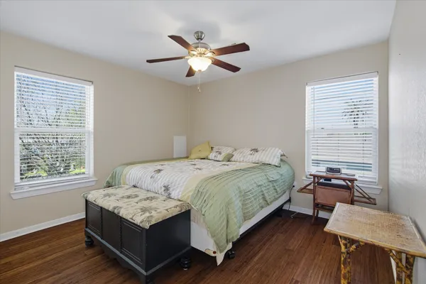 $2,500 | 1618 Bayou Shore Drive, Galveston, TX 77551