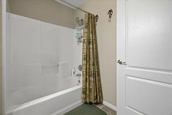 $2,500 | 1618 Bayou Shore Drive, Galveston, TX 77551