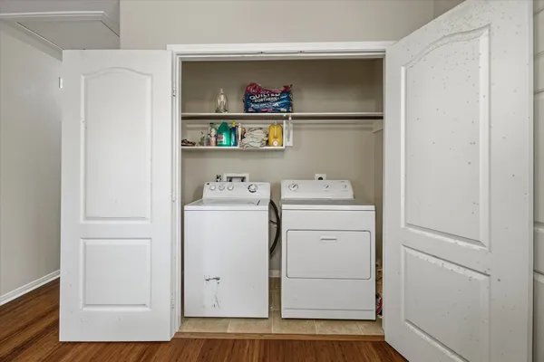 $2,500 | 1618 Bayou Shore Drive, Galveston, TX 77551