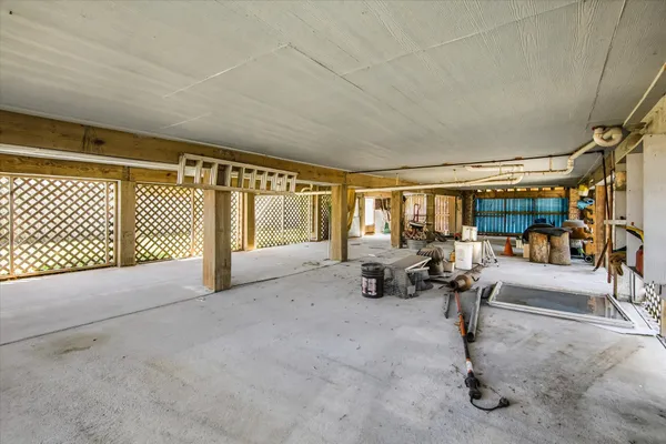 $2,500 | 1618 Bayou Shore Drive, Galveston, TX 77551