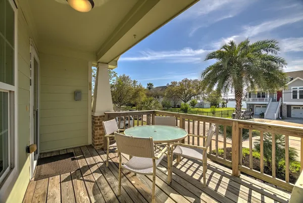 $2,500 | 1618 Bayou Shore Drive, Galveston, TX 77551