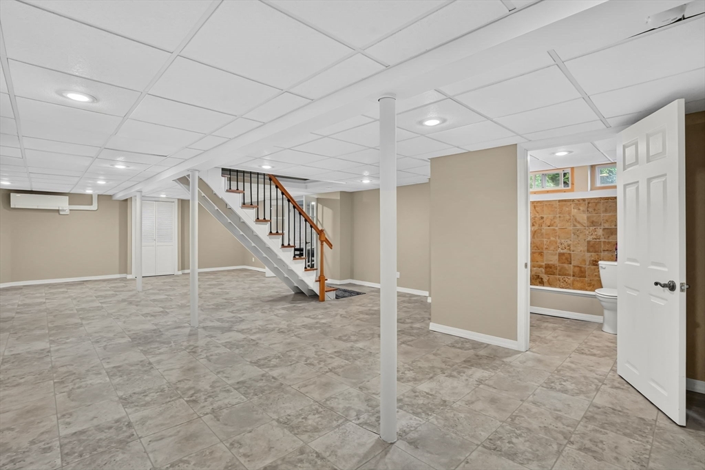125 East Allen Ridge Road Springfield, MA 01118 - Photo 32 of 42