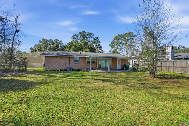 $169,900 | 1414 Clinton Drive, Denham Springs, LA 70726