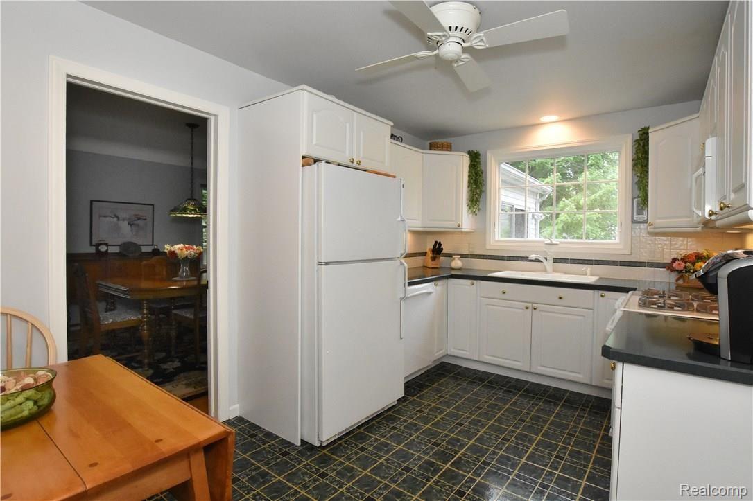 4181 Cumberland Road Berkley, MI 48072 - Photo 14 of 36 4181 Cumberland_14.JPG