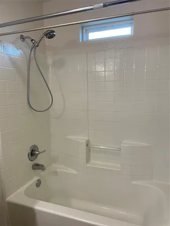 $1,600 | 3204 Highview Court, Granbury, TX 76049