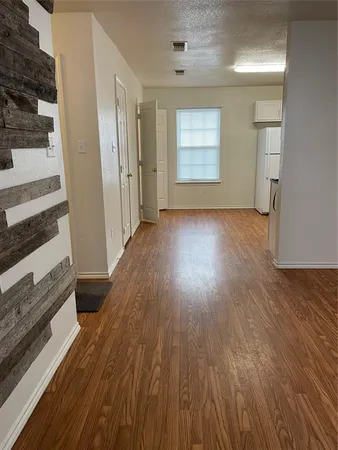 $1,600 | 3204 Highview Court, Granbury, TX 76049