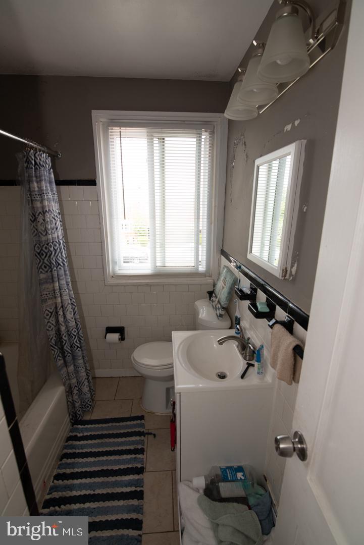 5433 Whitlock Road Baltimore, MD 21229 - Photo 6 of 28