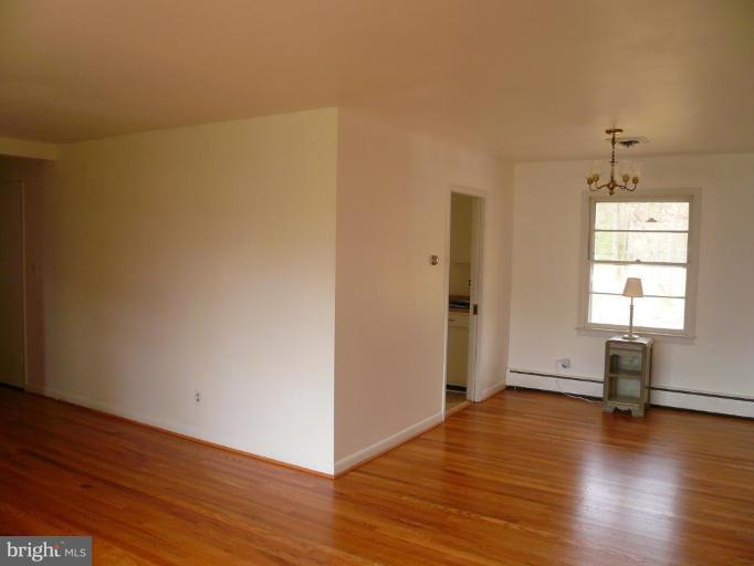 2724 Riva Road Annapolis, MD 21401 - Photo 4 of 14 Dining Room