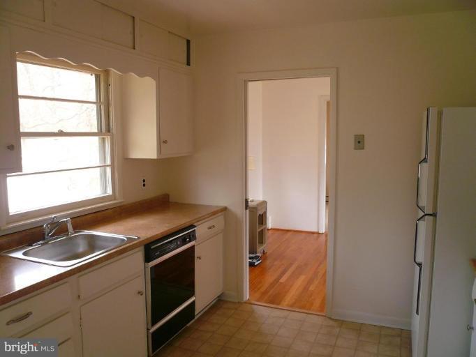 2724 Riva Road Annapolis, MD 21401 - Photo 6 of 14 Kitchen #2