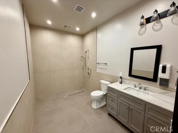 $15,000 | 6940 Longridge Avenue, North Hollywood, CA 91605
