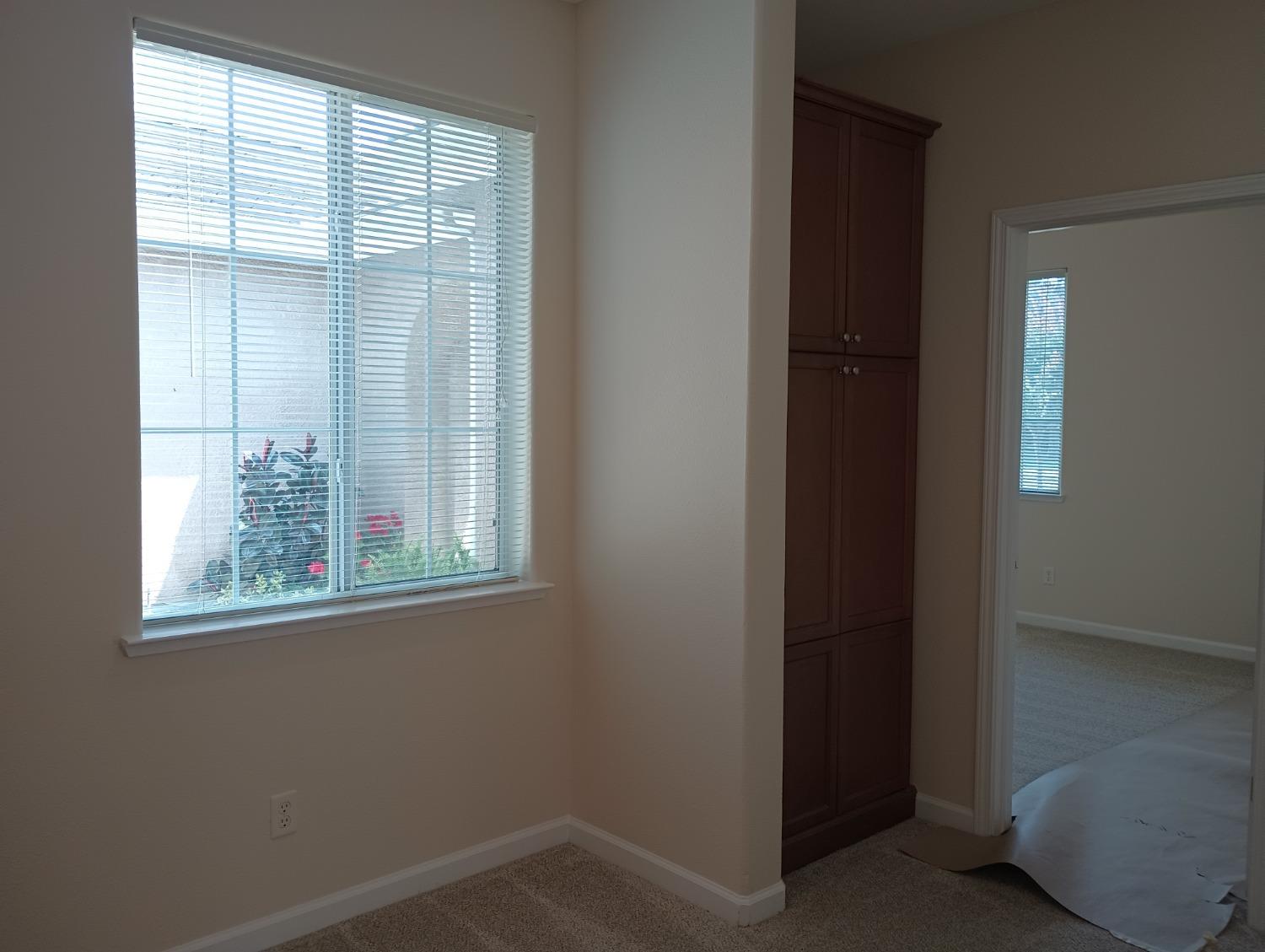2979 Duncan Avenue Clovis, CA 93611 - Photo 15 of 27 an empty room with windows