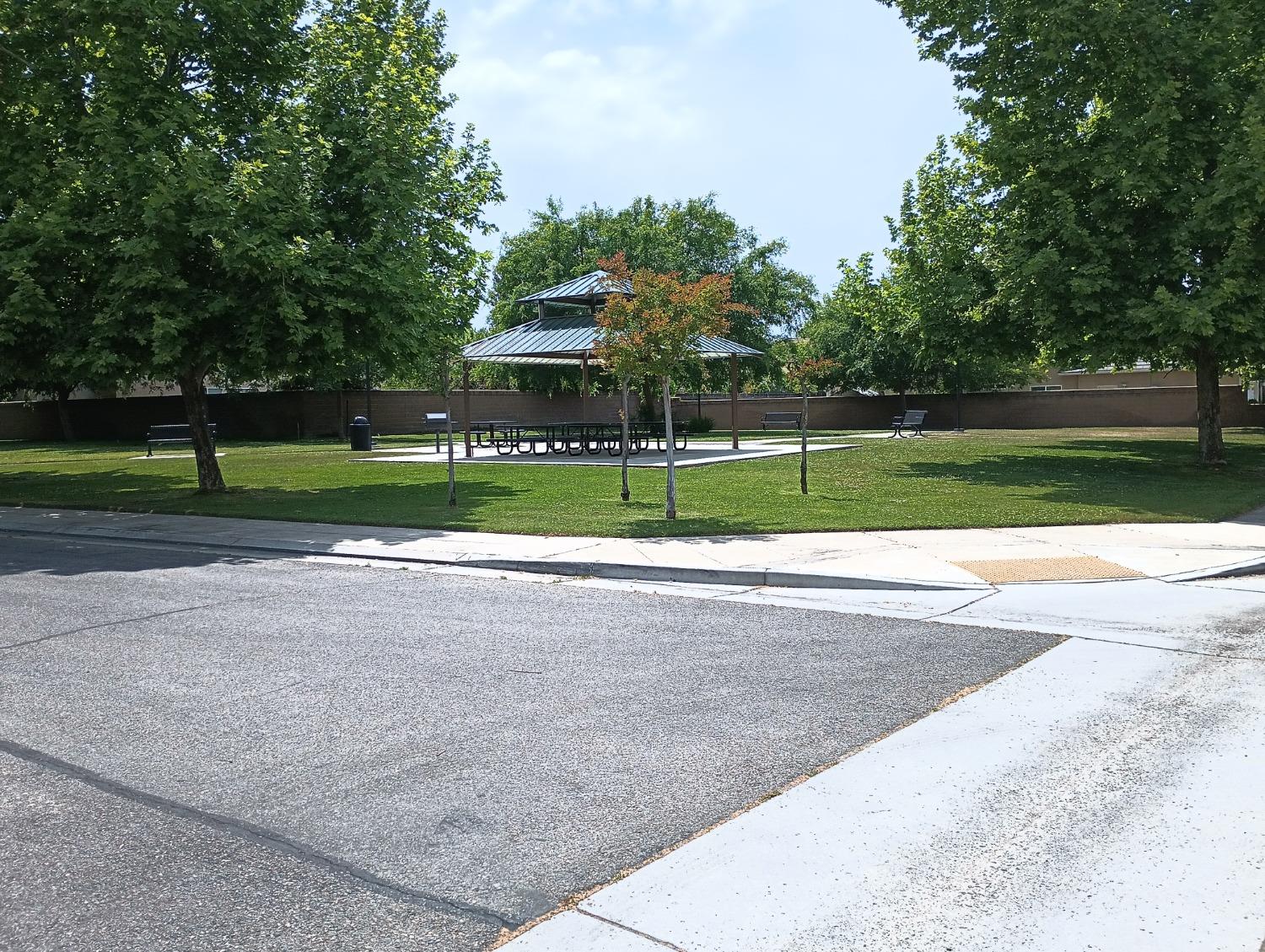 2979 Duncan Avenue Clovis, CA 93611 - Photo 25 of 27 a view of a park and trees
