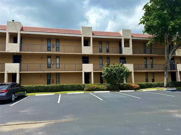 $210,000 | 5609 Coral Lake Drive, Unit 109, Margate, FL 33063