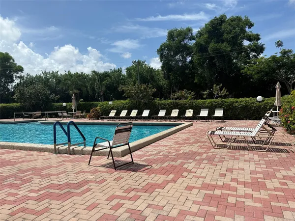 $210,000 | 5609 Coral Lake Drive, Unit 109, Margate, FL 33063