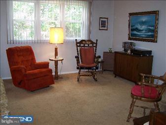 11904 Stevens Road Philadelphia, PA 19116 - Photo 2 of 6 Living Room