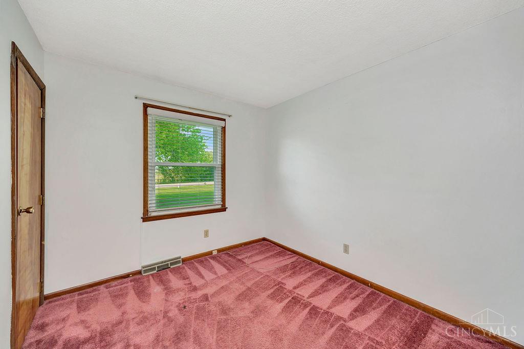 712 West Taylor School Road Hamilton, OH 45013 - Photo 22 of 47