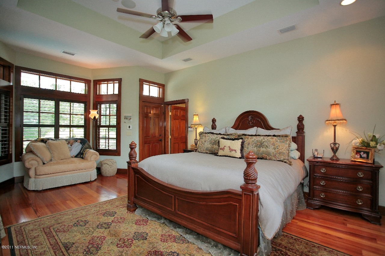 7533 Hollyridge Road Jacksonville, FL 32256 - Photo 18 of 26 Owner's suite