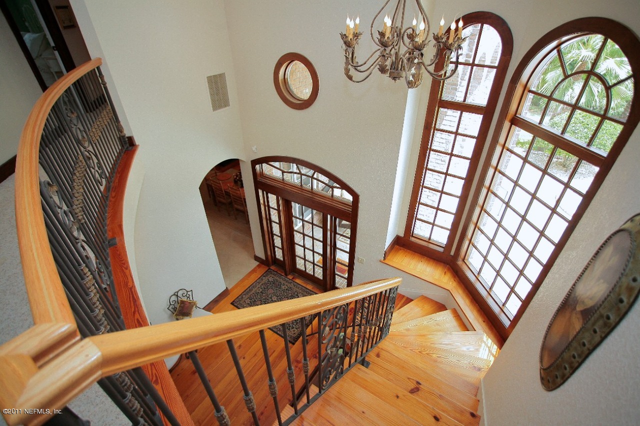 7533 Hollyridge Road Jacksonville, FL 32256 - Photo 23 of 26 Fabulous windows