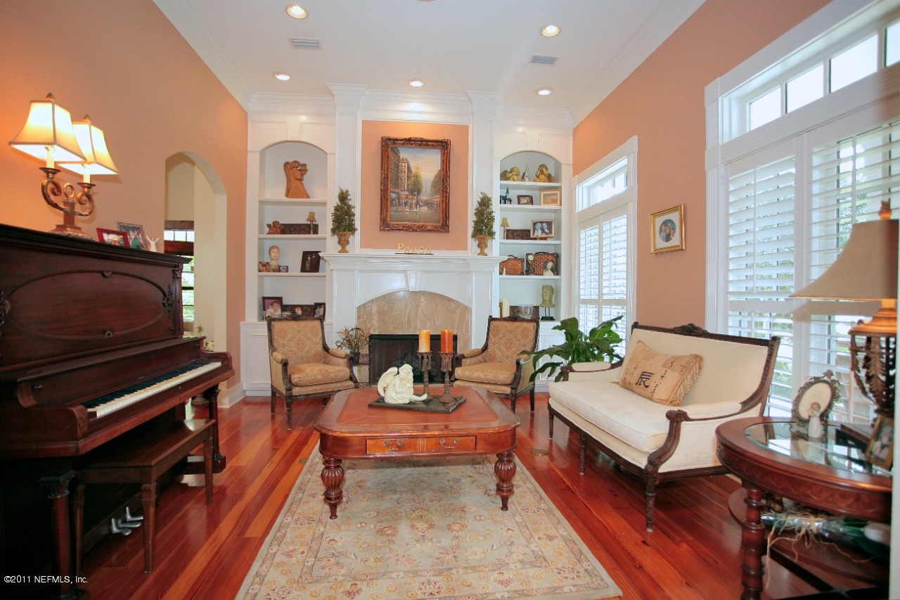 7533 Hollyridge Road Jacksonville, FL 32256 - Photo 10 of 26 Living Room