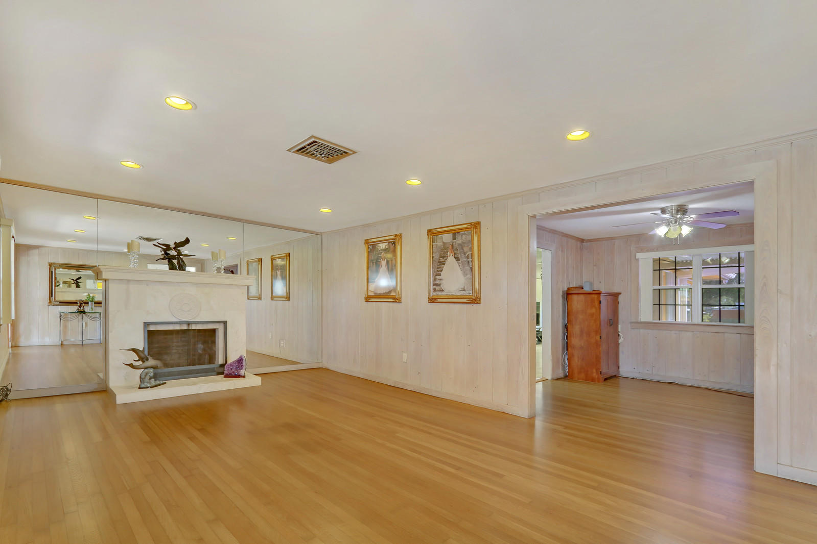 4212 Coconut Road Lake Worth, FL 33461 - Photo 3 of 20 Living Room