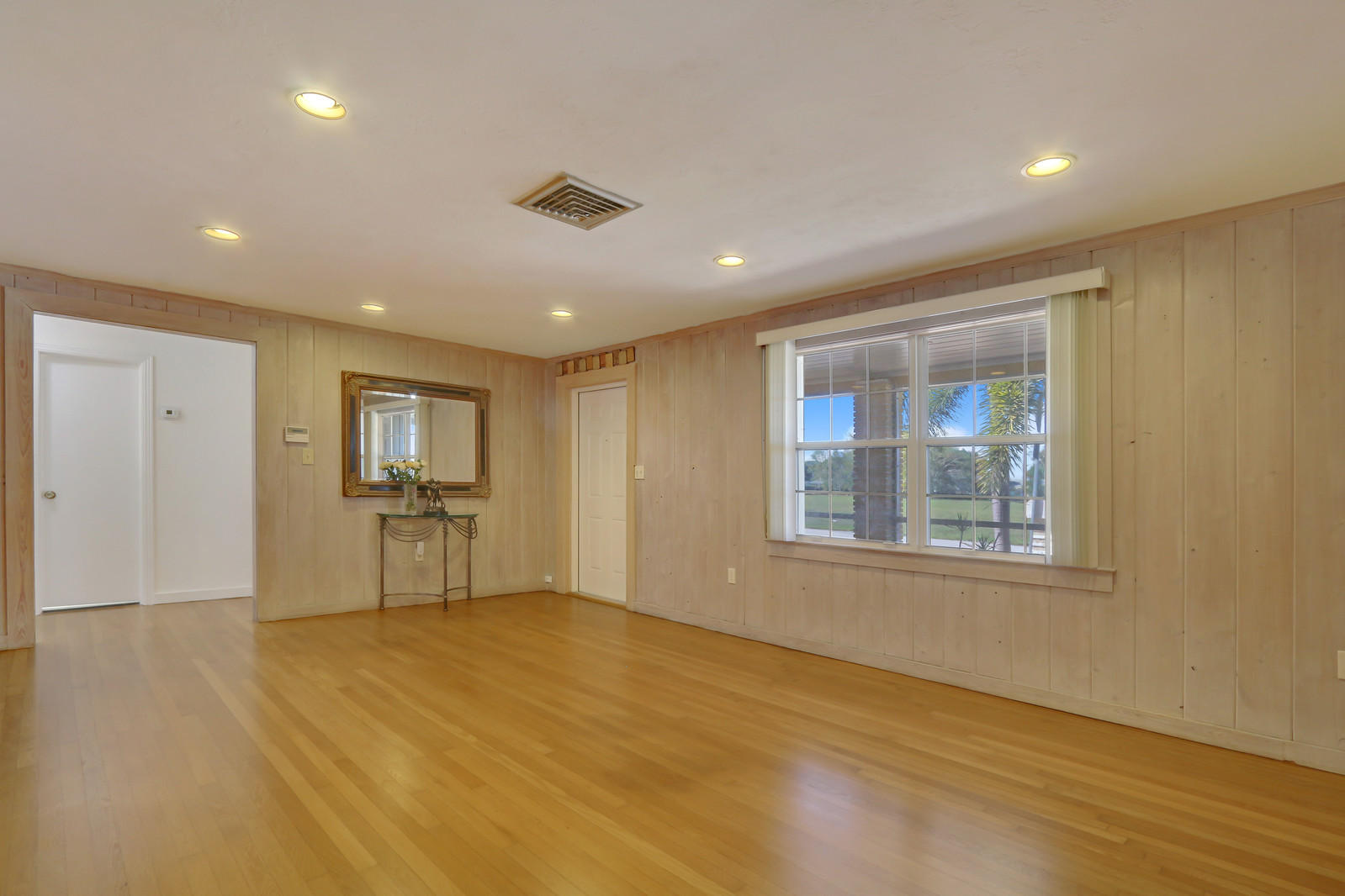 4212 Coconut Road Lake Worth, FL 33461 - Photo 4 of 20 Living Room