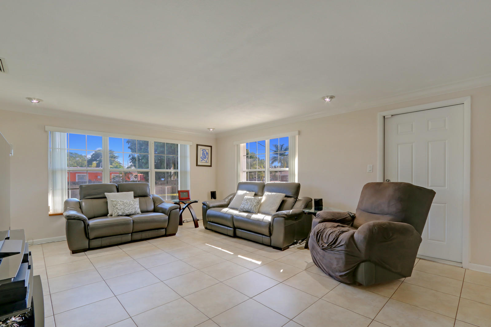 4212 Coconut Road Lake Worth, FL 33461 - Photo 9 of 20 Family Room