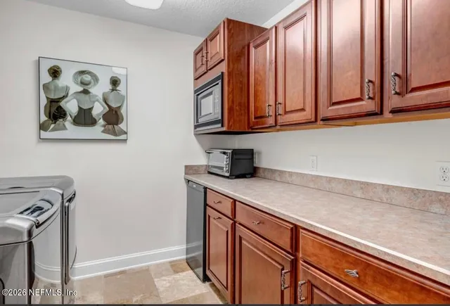 $5,100 | 905 2nd Street North, Unit E, Jacksonville Beach, FL 32250