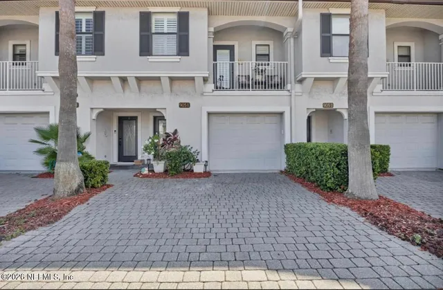 $5,100 | 905 2nd Street North, Unit E, Jacksonville Beach, FL 32250