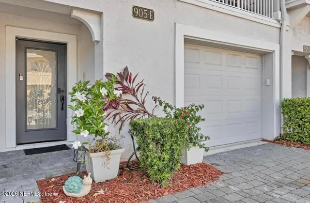 $5,100 | 905 2nd Street North, Unit E, Jacksonville Beach, FL 32250