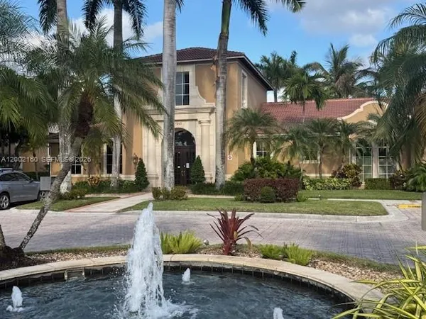 $2,150 | 8070 North Nob Hill Road, Unit 205, Tamarac, FL 33321