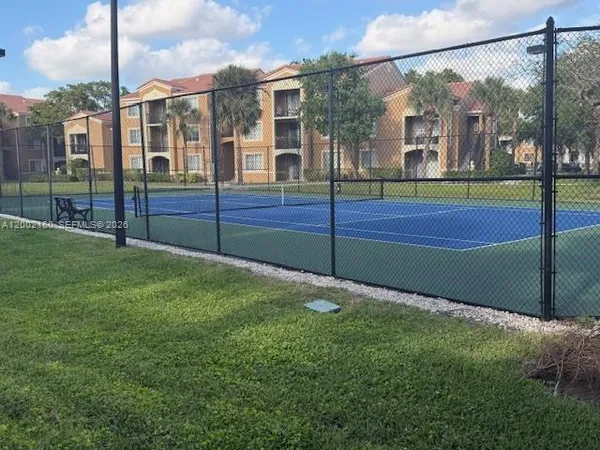 $2,150 | 8070 North Nob Hill Road, Unit 205, Tamarac, FL 33321
