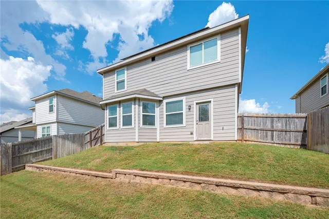 $1,950 | 994 Crossing Drive, Bryan, TX 77803