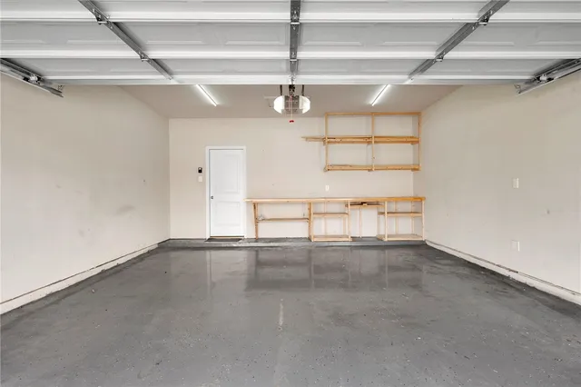 $1,950 | 994 Crossing Drive, Bryan, TX 77803