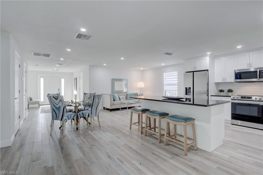 1286 Solana Road Naples, FL 34103 - Photo 1 of 25 Gallery Image 1