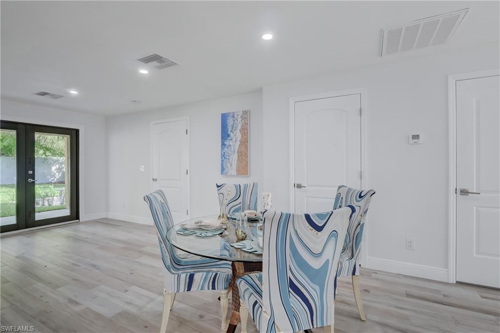1286 Solana Road Naples, FL 34103 - Photo 11 of 25 Gallery Image 11