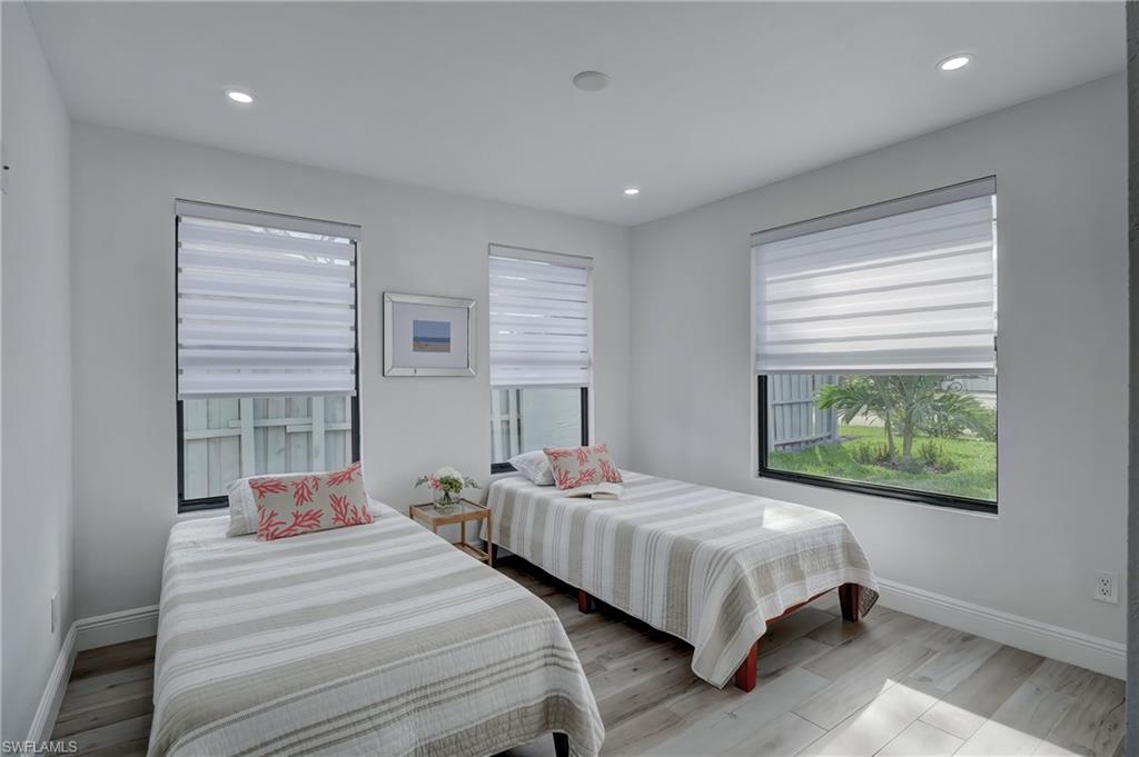 1286 Solana Road Naples, FL 34103 - Photo 14 of 25 Gallery Image 14