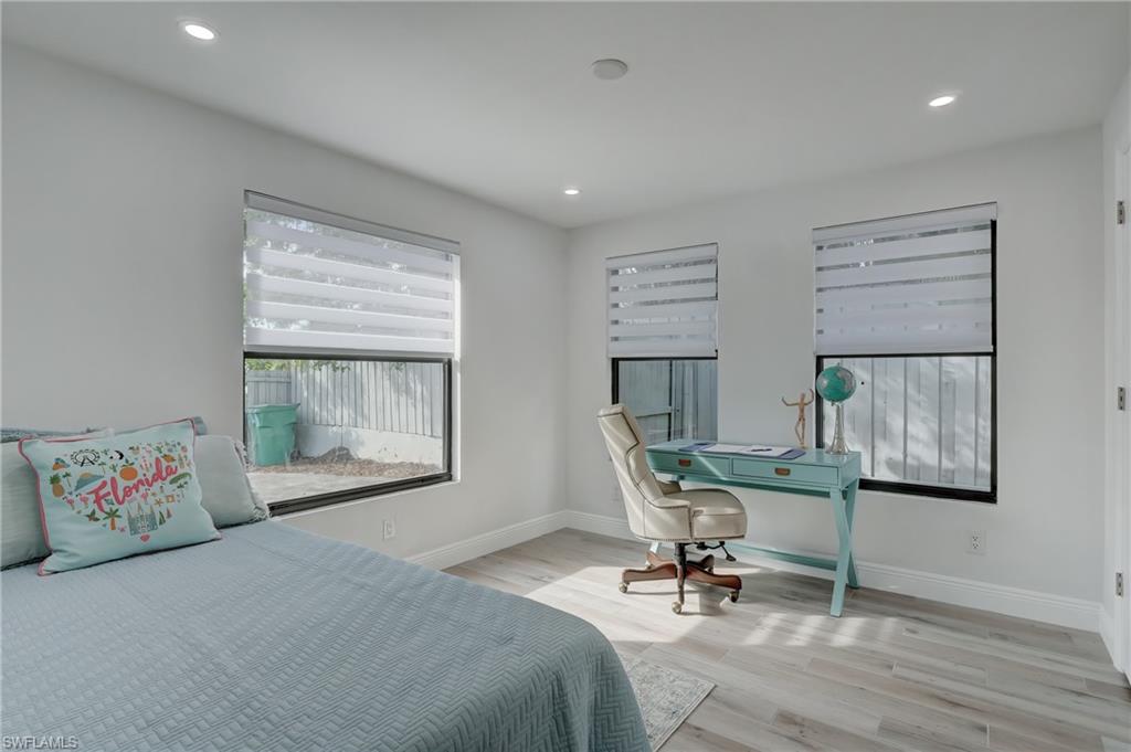 1286 Solana Road Naples, FL 34103 - Photo 15 of 25 Gallery Image 15