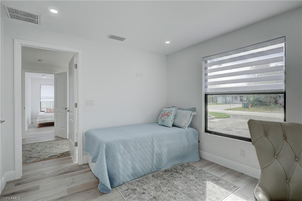 1286 Solana Road Naples, FL 34103 - Photo 16 of 25 Gallery Image 16