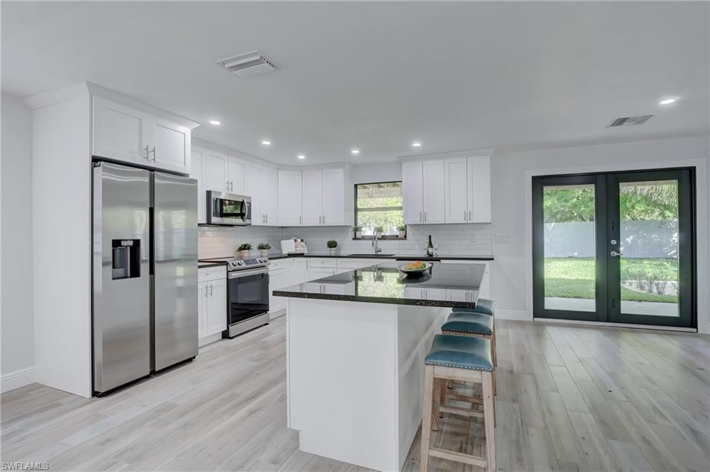 1286 Solana Road Naples, FL 34103 - Photo 2 of 25 Gallery Image 2