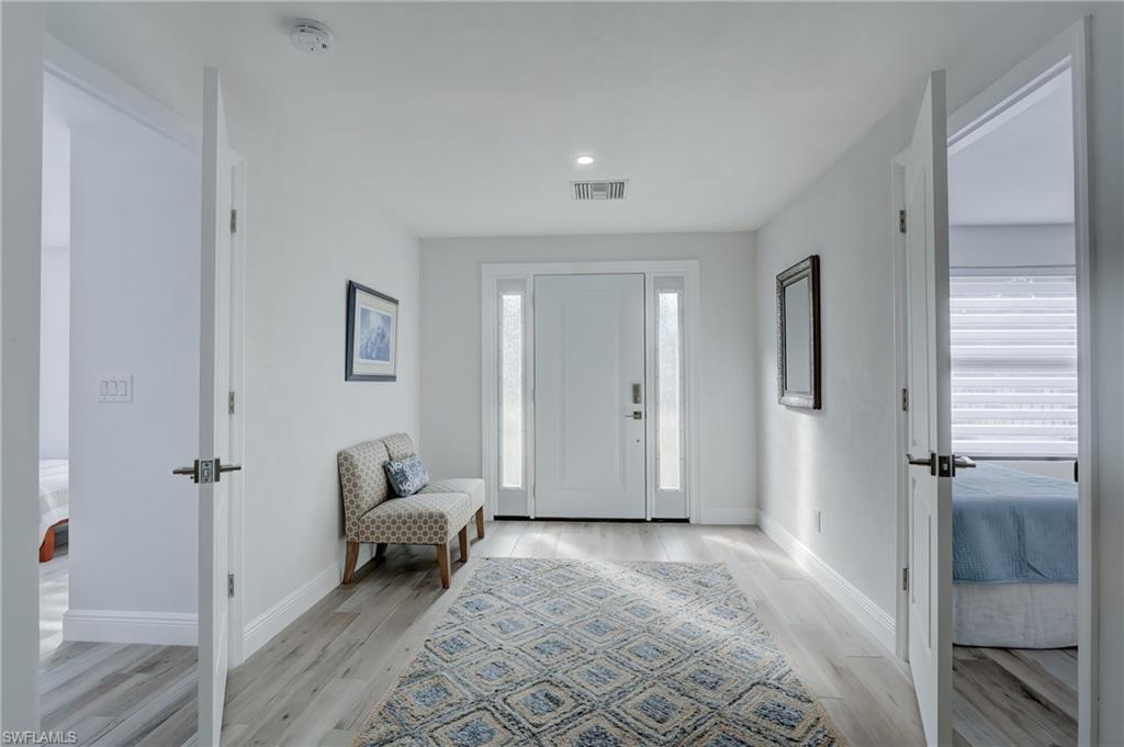 1286 Solana Road Naples, FL 34103 - Photo 4 of 25 Gallery Image 4