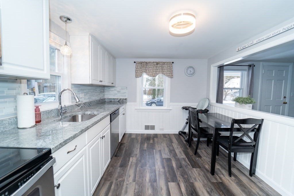 16 Johnson Street Raynham, MA 02767 - Photo 12 of 29 Gallery Image 12