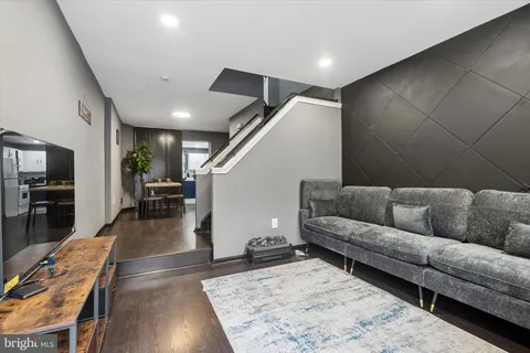 $259,900 | 521 Hoffman Street, Philadelphia, PA 19148