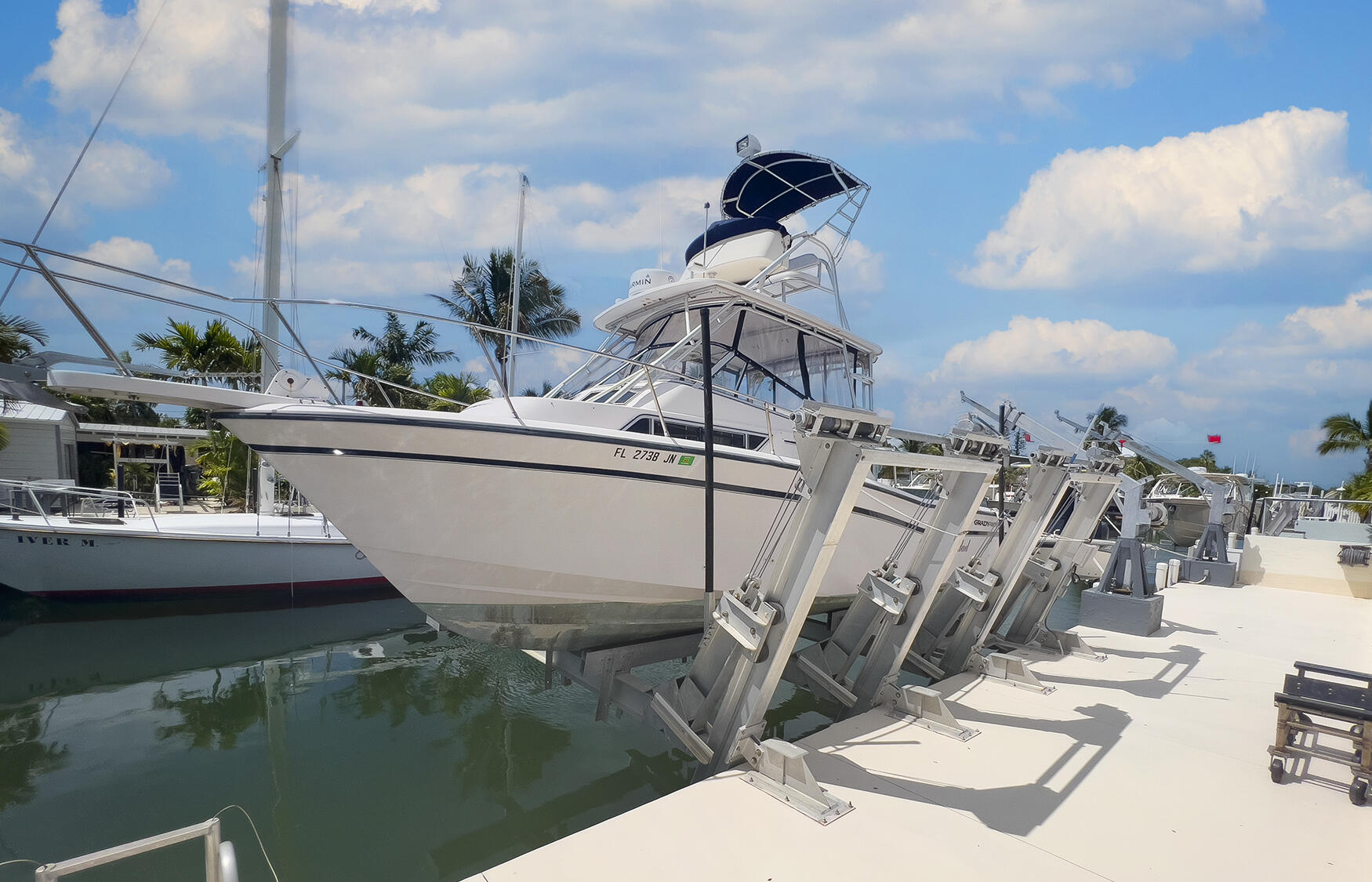 160 Bessie Road Tavernier, FL 33070 - Photo 36 of 44 Boat lift