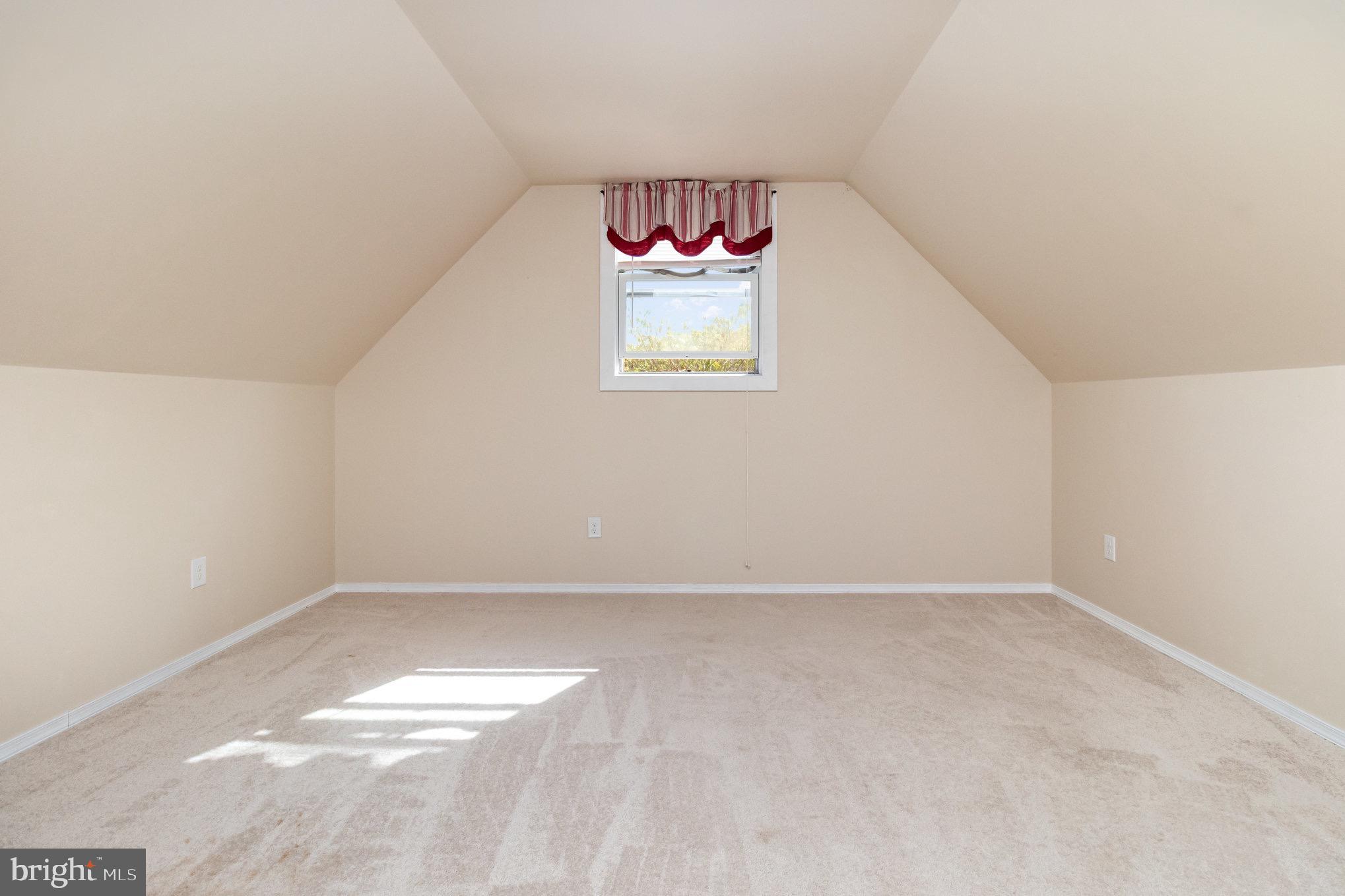 687 Prospect Hill Road Montross, VA 22520 - Photo 63 of 80 an empty room with windows