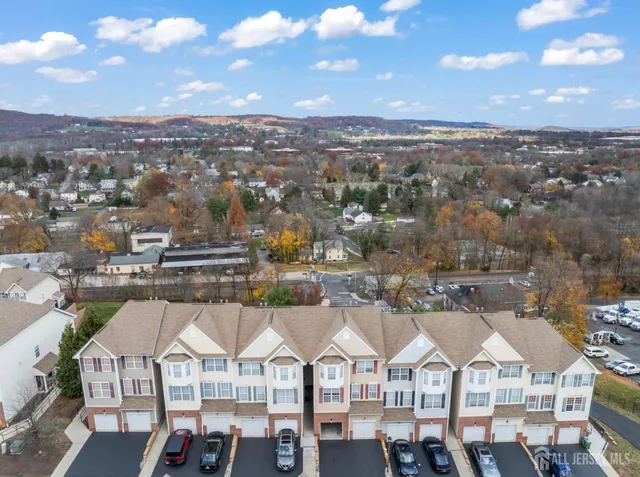 $399,999 | 142 Conover Terrace, Lebanon, NJ 08833