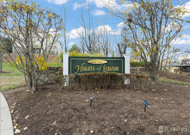 $399,999 | 142 Conover Terrace, Lebanon, NJ 08833